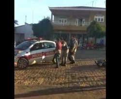 Ladrão é preso e imobilizado por populares em Brejo dos Santos