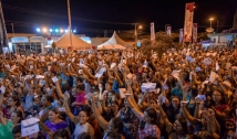 Prefeitura de São José de Piranhas comemora Dia das Mães com programação especial em praça lotada