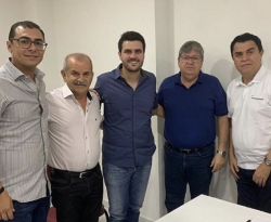 Prefeito de Uiraúna se reúne com João Azevêdo e nas redes sociais destaca encontro com o governador da PB
