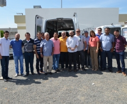 Zé Aldemir entrega dois novos veículos que vão reforçar frota de Saúde de Cajazeiras