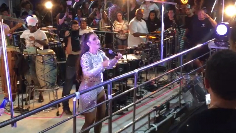 Eduarda Brasil canta com Ivete no Fortal