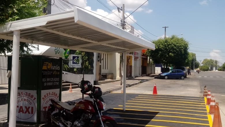 Prefeitura de Cajazeiras reestrutura pontos de mototáxis em toda cidade; presidente de associação agradeceu nas redes sociais  
