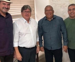 Vereadores aliados de Jeová em Cajazeiras declaram apoio a João Azevêdo e dizem 'não' a RC
