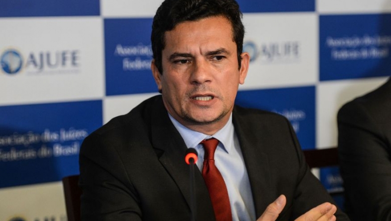Moro afirma que determinação de Bolsonaro de investigar esquema no PSL está sendo cumprida
