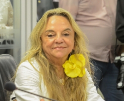 Dra. Paula nega desistência de concorrer a Prefeitura de São José de Piranhas e descarta aliança com Chico Mendes