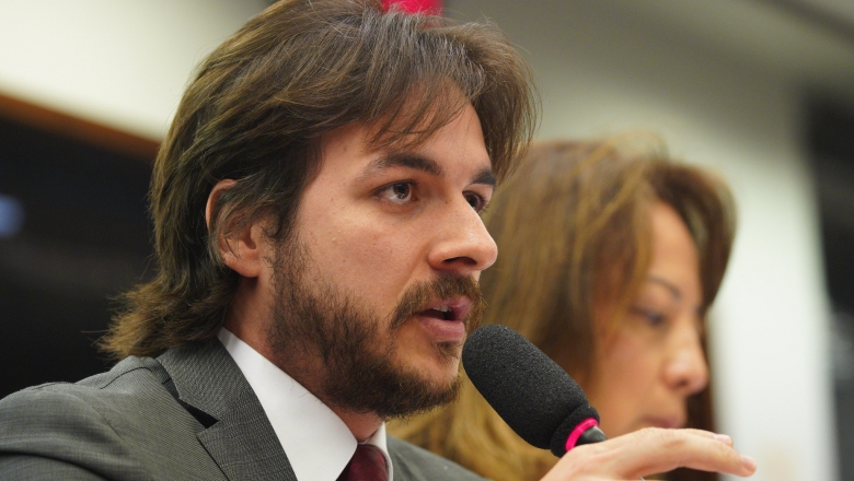 Pedro acusa MEC de revanchismo ideológico e anuncia ida de ministro à Comissão explicar corte no orçamento das universidades  