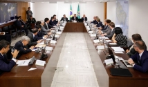 Bolsonaro realiza segunda reunião ministerial no Palácio do Planalto