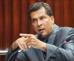 Ricardo Barbosa emite nota e repudia exoneração de aliada de cargo comissionado do estado