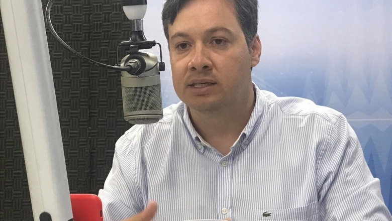 Jr Araújo ‘não vê com bons olhos’ aproximação de Zé Aldemir com o governo: "Um oportunista"