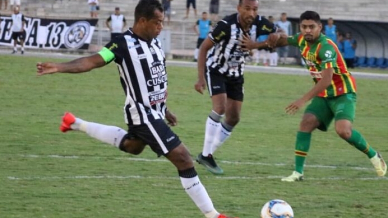 Treze vence Sampaio Correa e Botafogo perde para o Confiança por 3 a 0