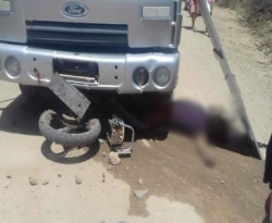 Caminhão colide de frente com moto e mata homem em Carrapateira