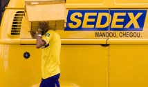 Bolsonaro cede e governo deve privatizar Correios, diz fonte