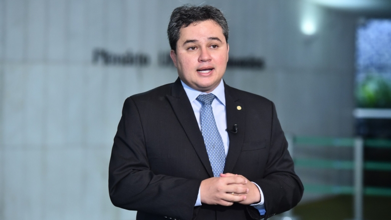 Efraim Filho aprova nome de Carlos Filho para prefeito de Cajazeiras: "O DEM está otimista" 