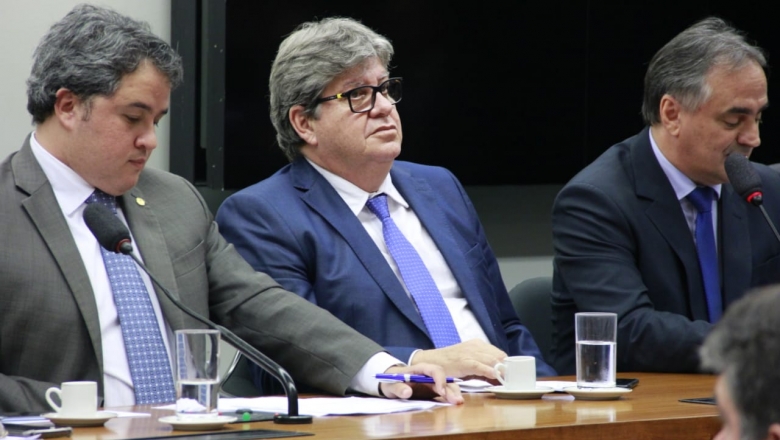 João Azevêdo apresenta cinco projetos do Governo para receber emendas federais