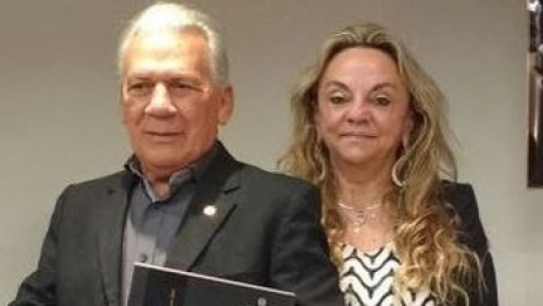 Na frente do marido prefeito, deputada não poupa críticas a gestão de saúde de Cajazeiras e imprensa repercute