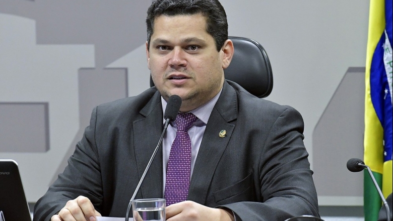 Presidente do Senado descarta investigação de Flávio: “É uma boa pessoa”
