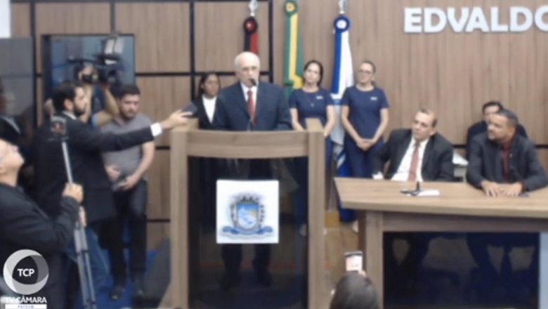 Com 14 votos, Ivanes Lacerda é o novo prefeito interino de Patos
