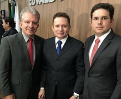 Sales Junior é empossado como novo prefeito de Patos; deputados Nabor e Hugo participam