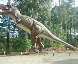 Sousa vai ganhar esculturas de dinossauro de 25 metros