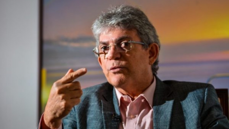 Considerado foragido, ex-governador da Paraíba tem seu nome colocado na lista da Interpol