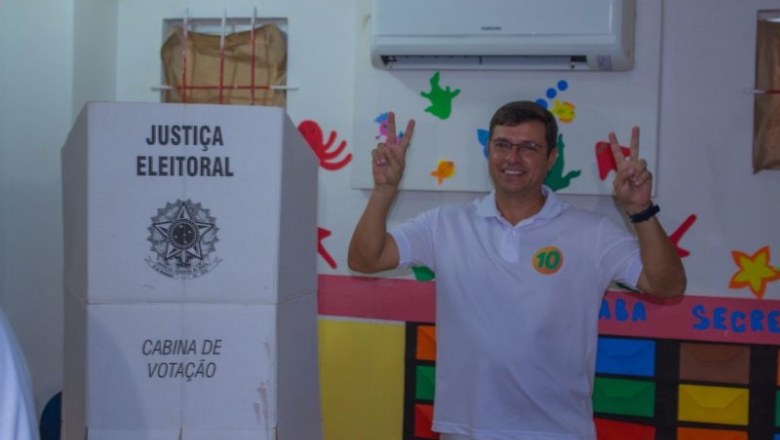 Vitor Hugo é eleito novo prefeito de Cabedelo com 73% dos votos