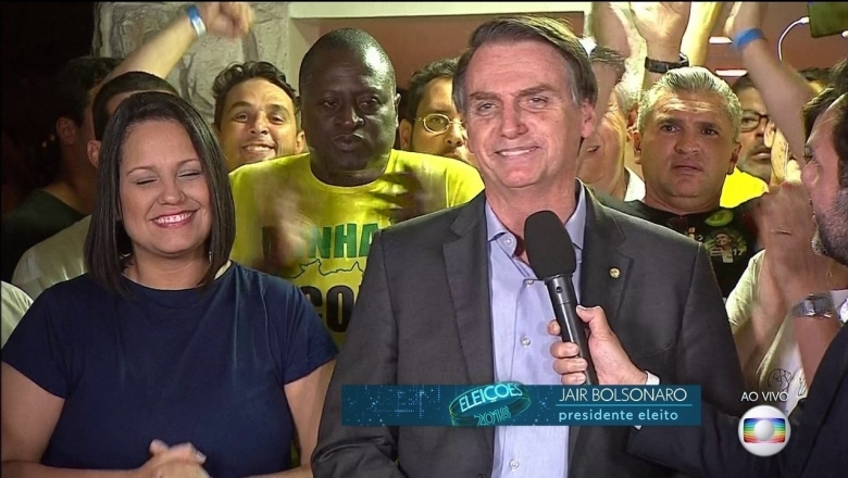 Bolsonaro diz que fará um governo 'defensor da Constituição, da democracia e da liberdade'
