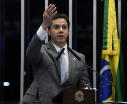 Na Tribuna, Senador Veneziano Vital critica medidas do governo federal que afetam a Educação no Brasil